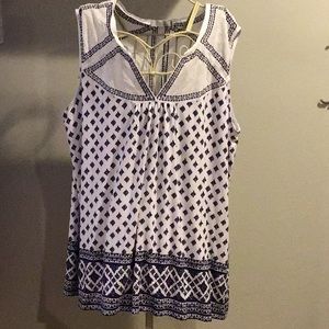 ❤️$5 ❤️ LAST MARK DOWN Dalia Blue & White top